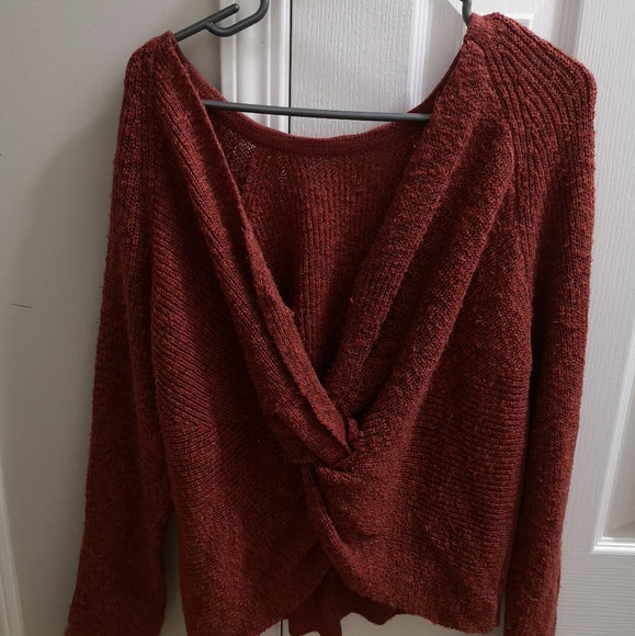 Twisted Back Sweater - Picture 3 of 3